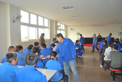 滬工第二屆職工運(yùn)動會會前動員大會抽簽分組儀式