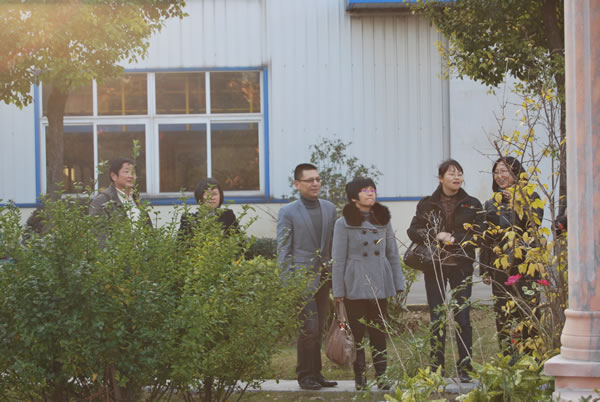 市、區(qū)衛(wèi)生局領(lǐng)導(dǎo)參觀滬工園林景觀