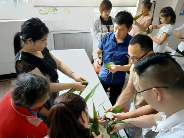 �Ϻ������y�T�S�_չ�����h��������2018���繝(ji��)���}���(d��ng)���D2��