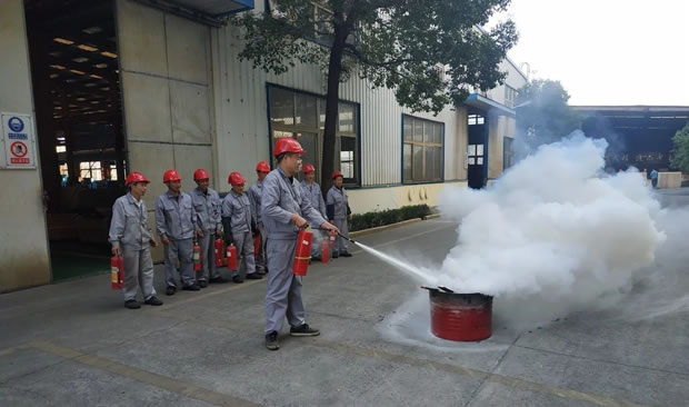 上海滬工閥門廠組織開展消防演練與安全大檢查活動(圖3)