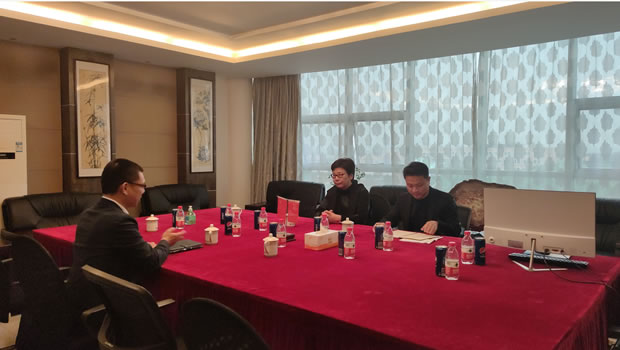 華亭鎮(zhèn)黨委書記何蓉走訪調(diào)研上海滬工閥門廠(圖2)